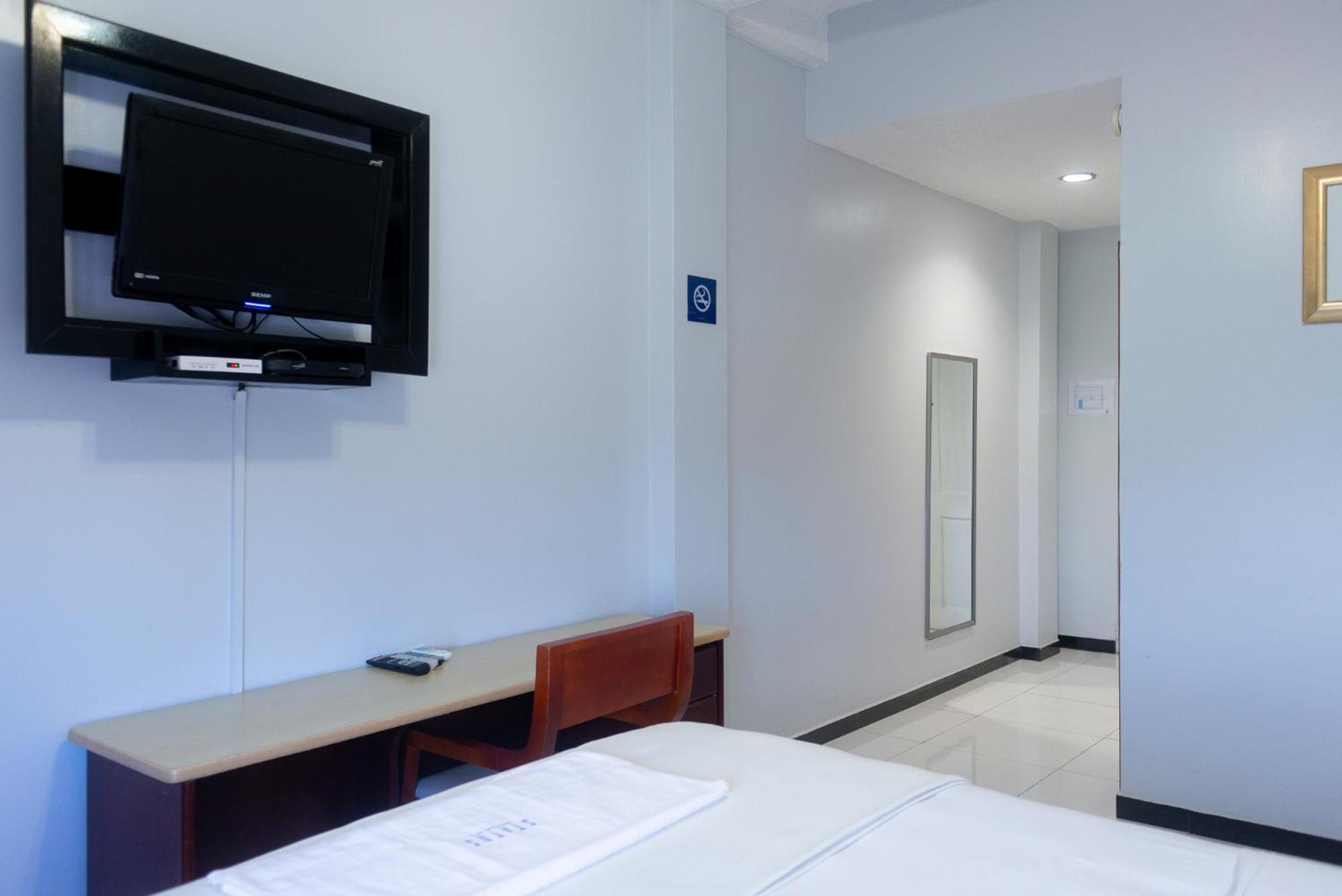 Status Hotel Τζώρτζταουν Εξωτερικό φωτογραφία