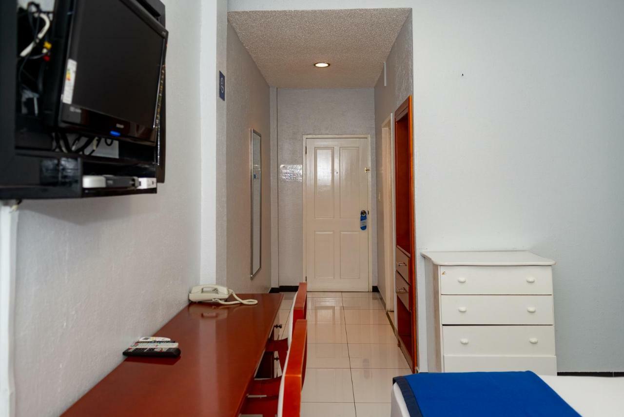 Status Hotel Τζώρτζταουν Εξωτερικό φωτογραφία