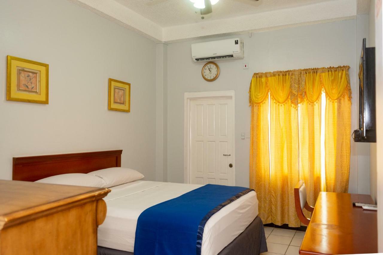 Status Hotel Τζώρτζταουν Εξωτερικό φωτογραφία